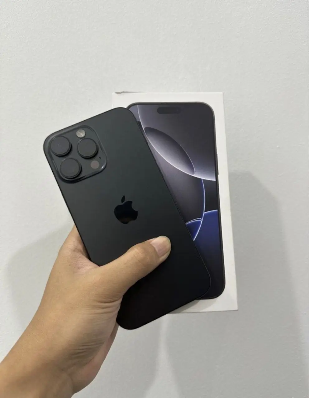 iPhone 16 PRO MAX 256  - COLOUR BLACK   - STORAGE 256  - BATTERY HEALTH 100% - WIRANTY UNDER APPLE 11-02-2026 *LIKE NEW CONDITION 10/10 *ALL FUNCTION *100% NOT TELCO SET *FULL SET OROGINAL BOX *FREE CASE & ADAPTER Harga rm600