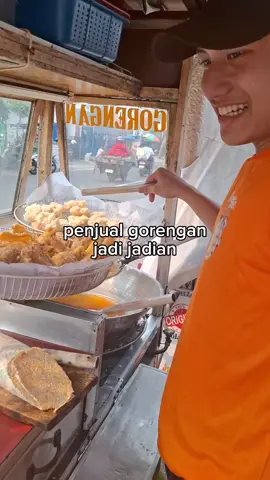 penjual gorengan hp nya z fold. inimah orkay gabut wkwkwkwk #cdia #sahampemula #investasi 