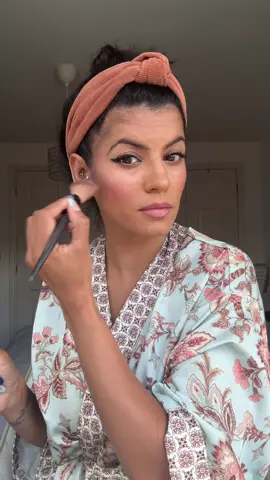 Good morning beautiful world 🙏🏽🌎✨ #fyp #morningroutine #wakeupmakeup #makeup #morningritual #morningvibes #morningblessing #blessings  #prayer #praying #MentalHealth #spiritualawakening #spiritualhealing  