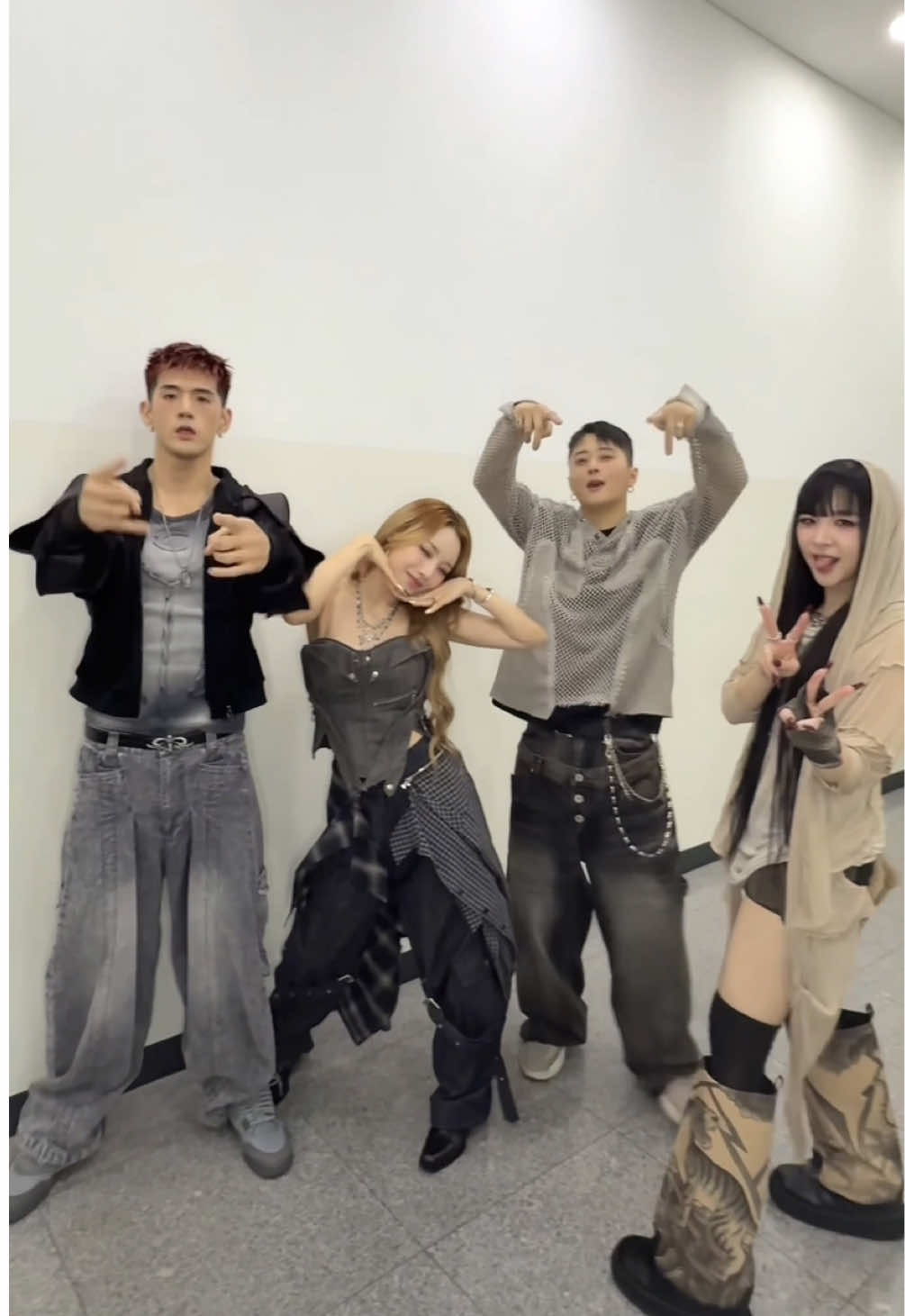 You need that 퇴근 #케이팝업차트쇼 #KARD #카드 #DRIFT #Touch
