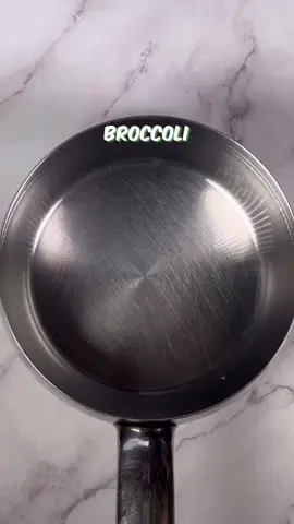 EASY CREAMY BROCCOLI PASTA!🥦 Ingredients (serves 1 adult and 1 child) * 120-150g (1 1/2 us cup) uncooked pasta * 5-6 broccoli florets, cooked in boiling water or steamed * 2 big tablespoons of cream cheese/vegan cream cheese* * Little of pasta water (the water where you cooked your pasta) * 1 tablespoon of grated Parmesan (optional, but recommended!) * Salt & pepper to taste - optional- avoid for babies under 1 * NOTE: for young babies you can use mascarpone instead as it’s naturally lower in sodium Method 1. Cook the pasta according to the instructions on the pack. 2. Meanwhile boil or steam the broccoli florets until soft. 3. Place the cream cheese in a food processor, add cooked broccoli, grated Parmesan, pasta water, season with salt and pepper if you wish and pulse until smooth and creamy. 4. Coat your cooked pasta with the broccoli sauce. 5. Serve with more grated Parmesan, if desired. 6. Buon appetito! 😋 👶🏻 Suitable from 6 months, for baby under 8 months you can serve this sauce with a larger pasta shapes, easier for baby to hold ❄️ Eat fresh #blw #babyledweaning #babyledweaningideas #babyfood #babyledweaning6months #babyledweaningrecipes #toddlerfoodideas #kidsfood #kidsmeals #kidsrecipes #broccoli #autosvezzamento #pasta #toddlerfood #mrshinchhome #kidsdinner #kidslunch #babylunch #toddlerlunch #blwideas #toddlerdinner #kidsfoodideas #mrshinch #vegetariankids #creamcheese #blwinspiration #fussyeaters #babyfoodideas #firstfoods #fussytoddler