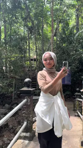 lurvee sangat moisturizer ni, super lightweight utk outdoor activity sebab tak sticky dkt muka  🎀
