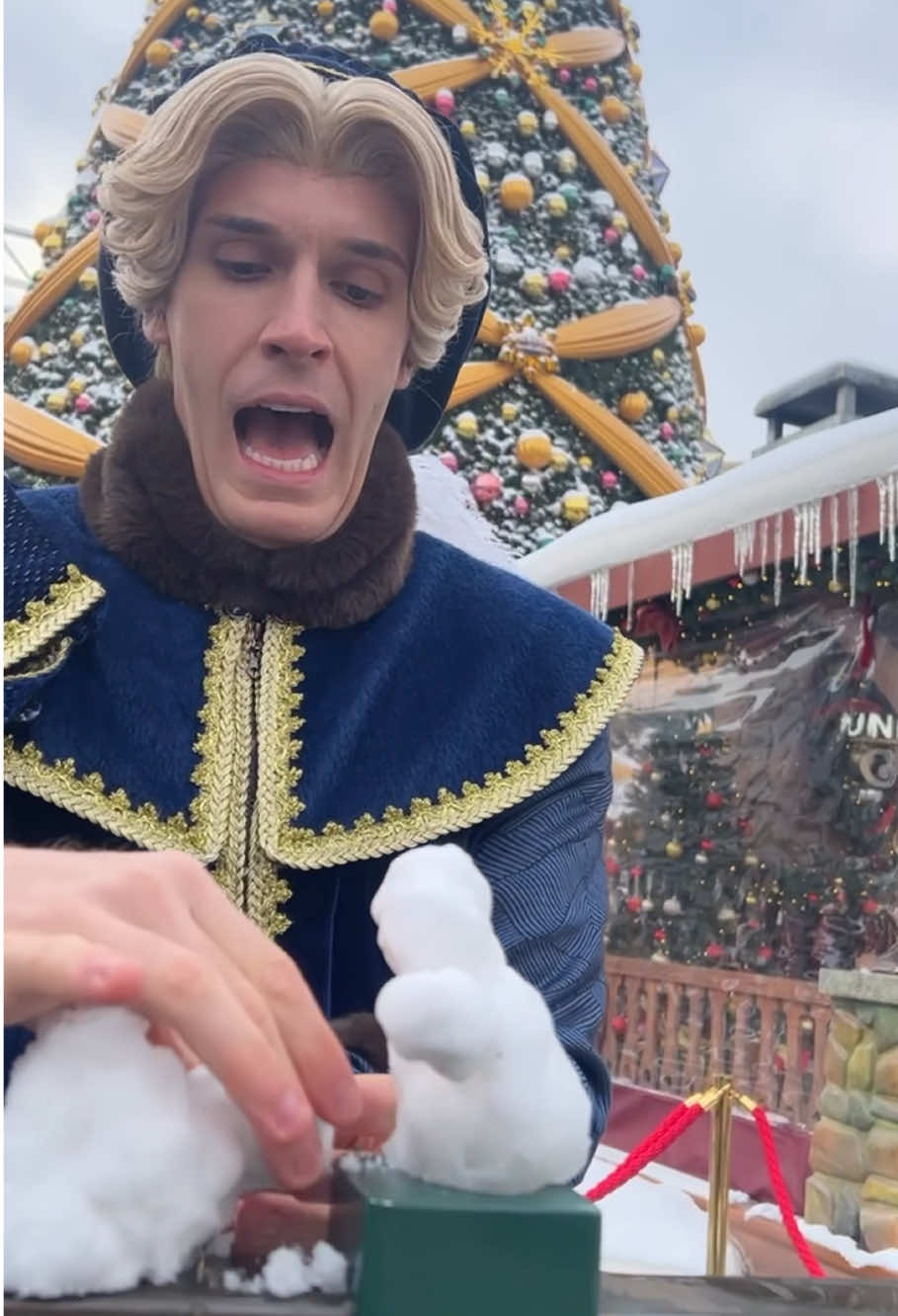 Interesting moments at Universal Studios😂🌈✨#funny #fyp #Love #lovetiktok #froyou #funnytiktok #usa #usa🇺🇸 #universalstudios 
