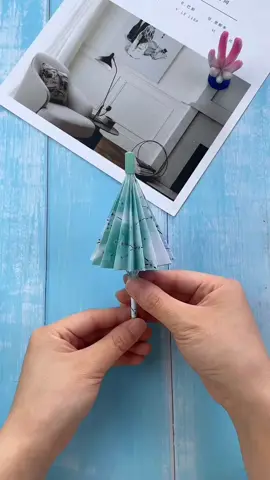 Rainy Season Fun: Create a Little Umbrella with Origami! #ParentChildCraft #HandmadeOrigami #HomemadeToy #creativecrafts #RainyDayCrafts