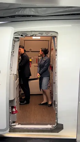 👱🏻‍♂️👱🏻‍♀️🪽✈️🇲🇲(DMK❤️‍🔥RGN) Good evening, this is the cuteness of the flight attendant that I met and thanked for being kind to me.#flypシ #fiy#myanmarairways#MAI#myanmartiktokopenvisibility#cute#openthedoor#beautifulsmile#groundstaff#closethedoor#Myanma#tiktok#myanmar#burmese#verybeautiful#cut#MyanmarTikTok#fyp #myanmartiktok🇲🇲 #fyppppppppppppppppppppppp #မြန်မာ #မြန်မာtiktok😁 #မြန်မာဇာတ်ကားကောင်းများ #မြန်မာ🇲🇲🙏 @ItsdoubleK 
