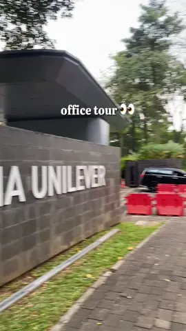 grateful to work in such a vibrant environment 🥹 💙 anw masih banyak yang belum ke record sebenernyaa xixixiix :’) #fyp #corporate #fmcg #fyppppppppppppppppppppppp 