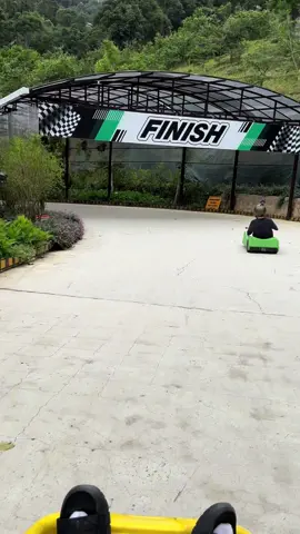 Xin lỗi bạn gái này , nhưng mình mắc cười quá 🤣🤣🤣