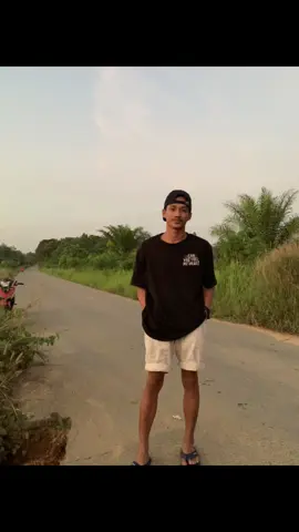 Klo ada mana ada🔥🚀🤙🏼🤪😆#fyp #fypage #fyppppppppppppppppppppppp #foryou #foryoupage #4u #lewatberanda #lewatberandafyp #tiktok #sekadau #kalimantanbarat 