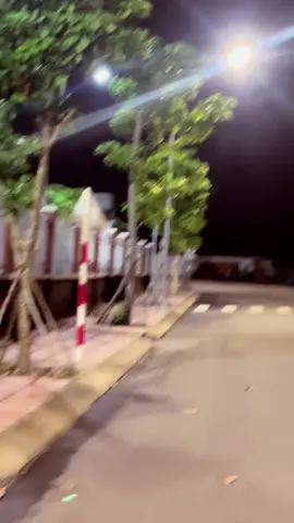 Dáng mã bắt tới giờ nó đéo thả luôn 😂