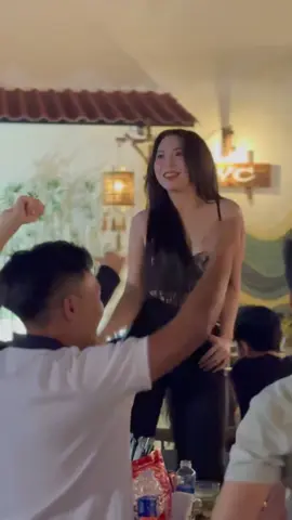 Slay girl 🫰💃🏼#xuhuong #quynhon #GUquan #abcxyz #quananquynhon #nhauxuyendem #gialai 