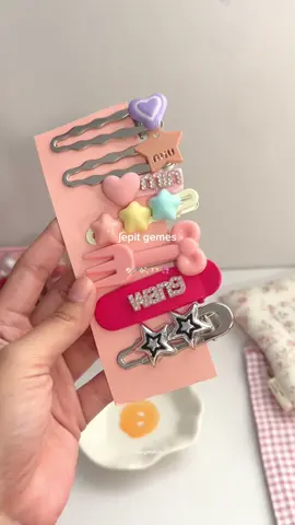 selucuuu iniiii 12ribuann dapat banyakk😖😍💗 *produk ini ga nyetok banyak ya guyss cuma 1000 pcs an hehe #jepit #jepitanrambut #jepitlucu #jepitmurah  #jepitrambutkorea #hairclip #jepity2k 