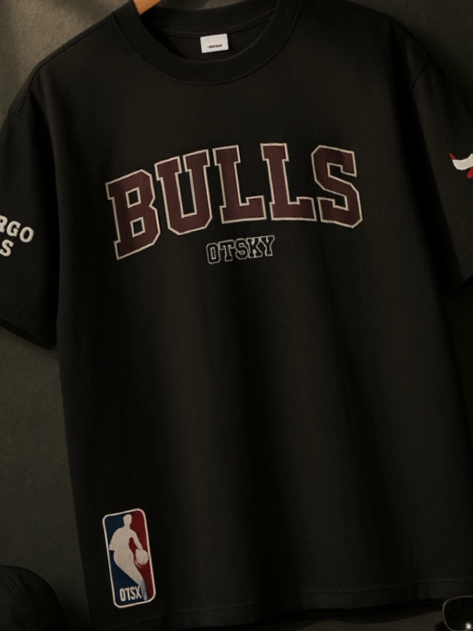 🔥 OOTD GACOR BUAT PECINTA NBA! 🔥 Kaos Chicago Bulls x OTSKY ini bener-bener keren banget! ✔️ Desain premium ✔️ Bahan adem & nyaman ✔️ Cocok buat nongkrong, nonton bareng, atau daily outfit! 📦 Ready stock & bisa langsung checkout di TikTok Shop! 🛒 Klik link di bio buat dapetin sekarang! 🎥 Lihat detailnya di video — asli estetik parahhh! 💯 #OOTDPria #NBAStyle #TikTokAffiliate #ChicagoBulls #StreetwearIndonesia #RekomendasiTikTok #OOTDKece #KaosKeren #ViralOOTD 