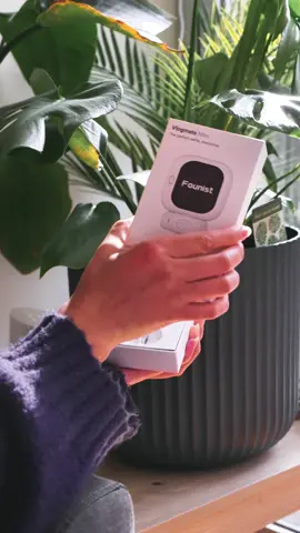 Just unboxed my Vlogmate Mini from Founist, and it’s legit a game-changer for selfies! This snap-on screen lets you use your iPhone’s rear camera while seeing yourself clearly—no apps, no charging needed. Comes with: •  Vlogmate Mini Screen •  Bluetooth Controller •  USB-C & Lightning Connectors •  Magnetic Ring •  Carry Pouch •  Manual Perfect for GRWMs or casual snaps with friends, it’s super easy to use and keeps your shots on point. Grab yours at founist.com.au and slay those selfies! #VlogmateMini #SelfieVibes #vlogmate #founist #selfie #unboxing #unboxingvideo #selfiescreen #technology 