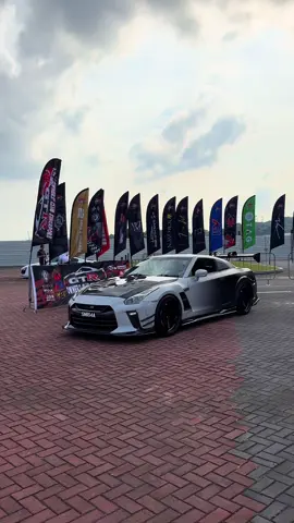GTROCS SG60 Photoshoot #nissan #gtr #r35 #godzilla #r35pect #v6 #carsoftiktok #singapore #sg60 