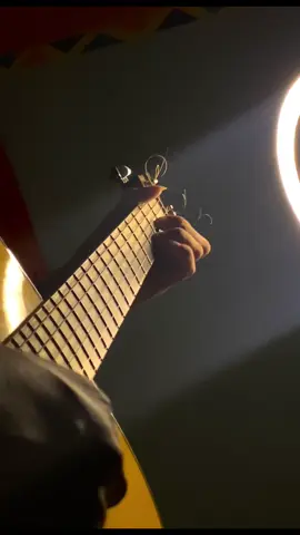 #melody #guitar #riverflowsinyou #yiruma #covergitar #gitarcover #fingerstyle #gitar #intro #VoiceEffects #fypシ #sad 