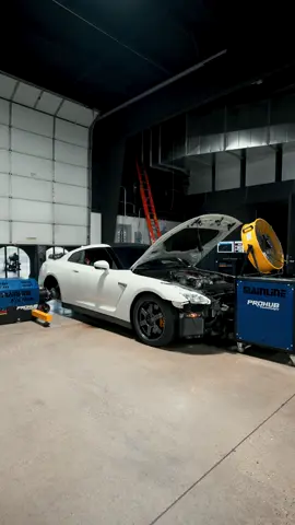 Stick around until the end to see how much power this R35 GT-R made after a new calibration from our world-class twin tuning team 👨‍💻👨‍💻📈 While in search of a reputable home for all the work his GT-R needs, Alejandro decided to give AMS a chance 👨‍🔧 This time around, Alejandro had us install our GT-R FMIC finished off with an EcuTek calibration on 93 octane ⛽️ Happy with the results, we look forward to seeing Alejandro back again soon for more upgrades 🏋️‍♂️ For anything you need for your R35 GT-R, visit our website, give us a call, slide in our DMs, send an email, or stop by to consult with our friendly staff! 📲 847.709.0530 📩 sales@amsperformance.com 💻 www.amsperformance.com 📍 Batavia, Illinois #amsperformance #ALPHA #nissan #gtr #nissangtr