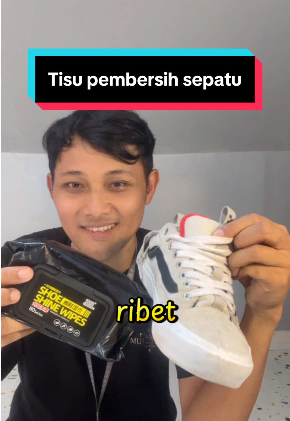Tisu basah pembersih sepatu anti ribet ribet dehh #shoeshinewipes #fypシ゚viral #tiktokaffiliate #belanjaditiktok 