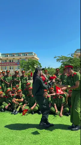 Ca khúc “Em Chỉ Muốn Là” sắp được phát hành thui nhưng nụ cười của các đồng chí vẫn quan trọng lắm 💕 #phucjulie #emchimuonla #viral #mysingnewsong #beauty #fyp #nhachaymoingay #niemvuimoingay #tuhaovietnam #nangluongtichcuc🍀💪 