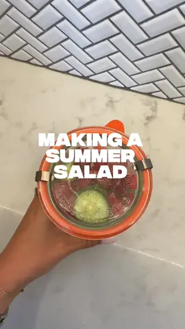 The salad we could eat all summer long (and perfect for those grab and go moments). Served in our 743 – 3/4 L Mold Jar ☀️ Ingredients:  🥗 Chickpeas  🧀 Feta  🌱 Tofu  🫒 Olive oil (@getgraza)   🧄 Garlic salt