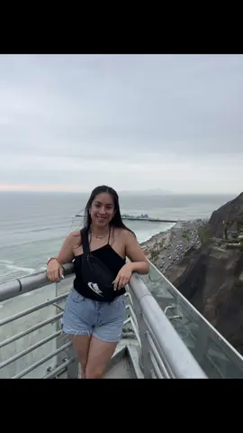 Me la paso metidia en su tiktok ❤️‍🔥😌#viral #livingmybestlife #peruana 