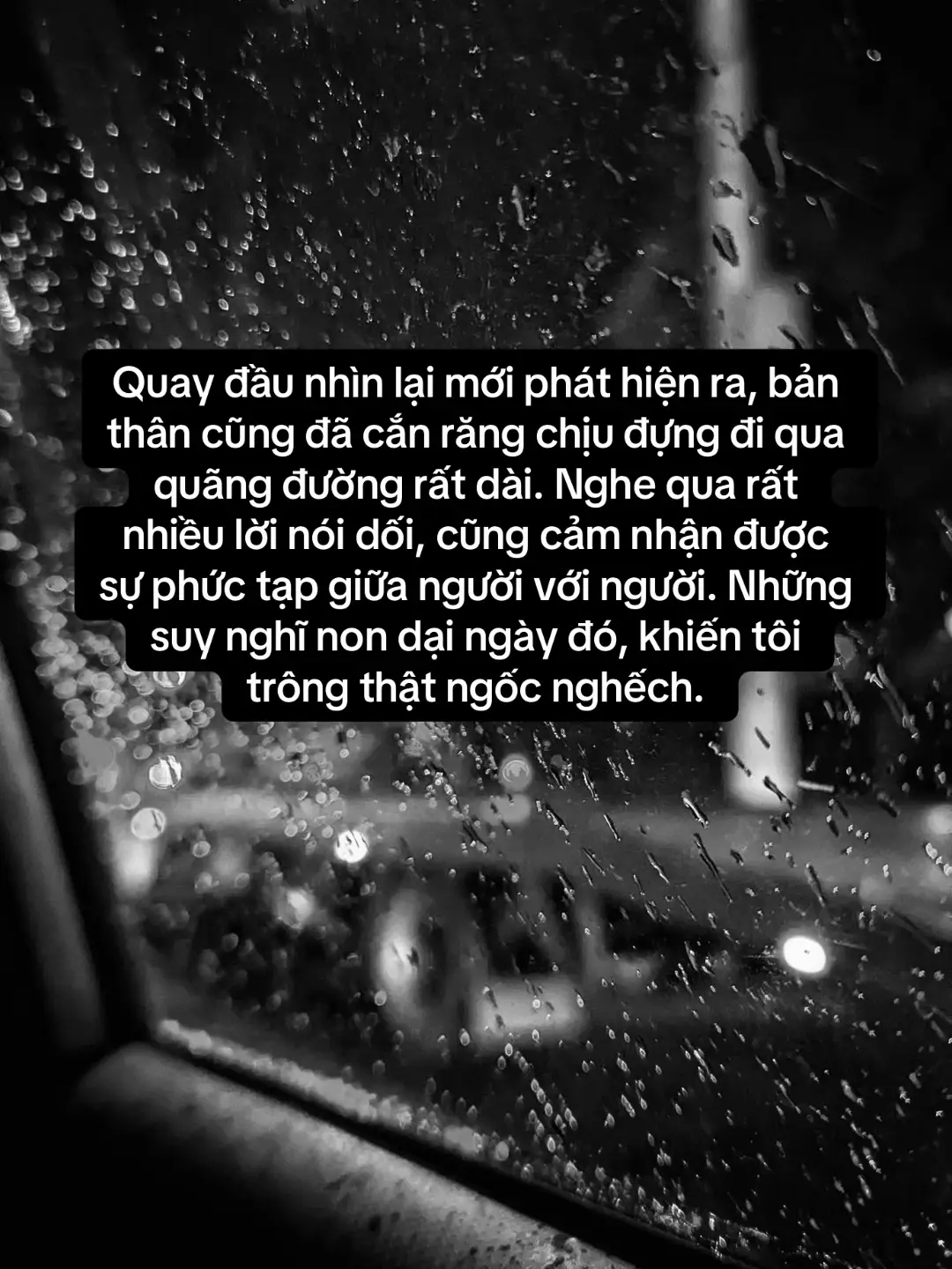 Quay đầu nhìn lại mới phát hiện ra, bản thân cũng đã cắn răng chịu đựng đi qua quãng đường rất dài. Nghe qua rất nhiều lời nói dối, cũng cảm nhận được sự phức tạp giữa người với người. Những suy nghĩ non dại ngày đó, khiến tôi trông thật ngốc nghếch.#fyp #xuhuongtiktok 