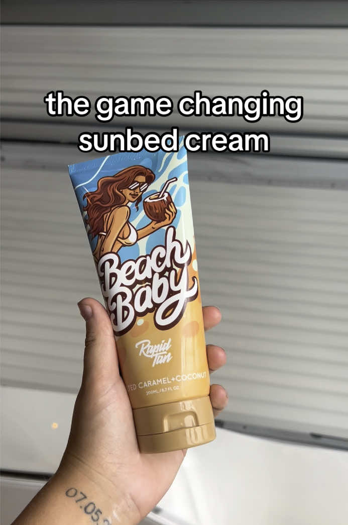 I swear by this cream, and it smells so nice🥹🩷🙌🏼  #fyp #foryou #foryoupage #sunbed #sunbedcream 