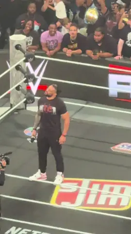 Houston acknowledges the OTC #fyp #houston #romanreigns #wweraw #mondaynightraw #trending 