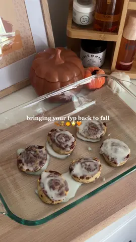 forever a fall girly 🍂🧸🎃🌟🧡 #morningroutine #morningvibes #morning #morningskincare #skincareroutine #koreanskincare #cinnamonroll #cinnamonbuns #fall #fallaesthetic #fallvibes #autumn #autumnvibes #autumnaesthetic #aesthetic #Lifestyle #vlogs #Vlog #skin1004 #skin1004centella #skin1004ampoule #skin1004 @SKIN1004 US 
