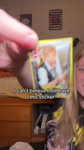 when I say I’ve kept everything since the age of 5 I’m so serious 😭 felt like I’m looking through a time capsule #movingabroad #whvaustralia #nostalgia #2014tumblr #justinbieber #5sos #taylorswift #lauv #memorybox #creatorsearchinsights 