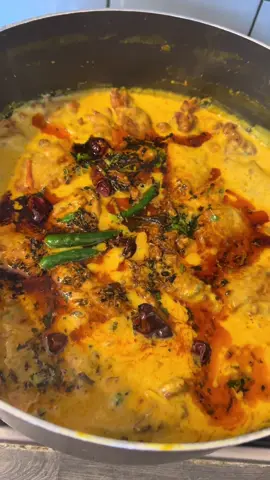 Give importance to yourself ❤️#foryou #tiktokrecipe #HomeCooking #yum #TikTokRecipe #spicyfood #TikTokRecipe #desi #desifood #karhi #karhipakora #tarka 