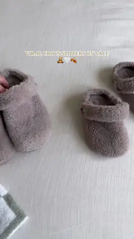 The viral croc slippers are having a sale right now🤍 #crocs #crocsslippers 