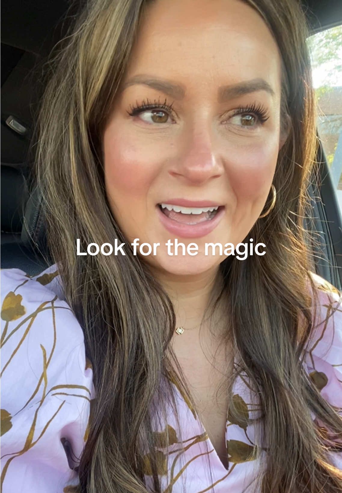 What sort of magic has filled your day? #everydaymagic #findthemagic #mindfulmoments #romanticizeyourlife #gratitudevibes 