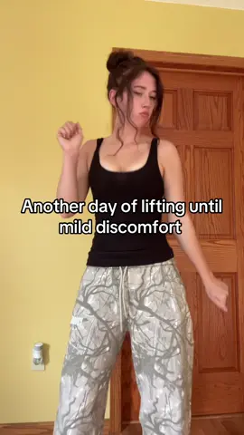 The only way I know how to live #GymTok #lifting #training #gymhumor #milddiscomfort 