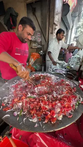 Mayapuri ke famous tadke wale Chole Kulche — swaad aisa ki dil garden garden ho jaye! 😍🔥 Street food ka asli king! 🛺🍽️ #TadkeWaleChole #MayapuriStreetFood #CholeKulcheLove #DesiTadka #indianstreetfood 