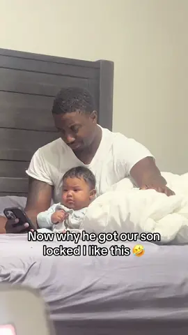 Four months old watching TikTok I am crying in anti screen time for babies 🤣🤣 #baby #boy #daddy #screentime 