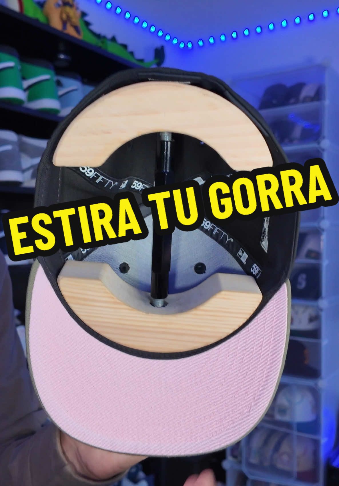Como estirar una gorra? Facil!  #gorrasnewera🔥 #gorras #gorrasoriginales #cachuchas 