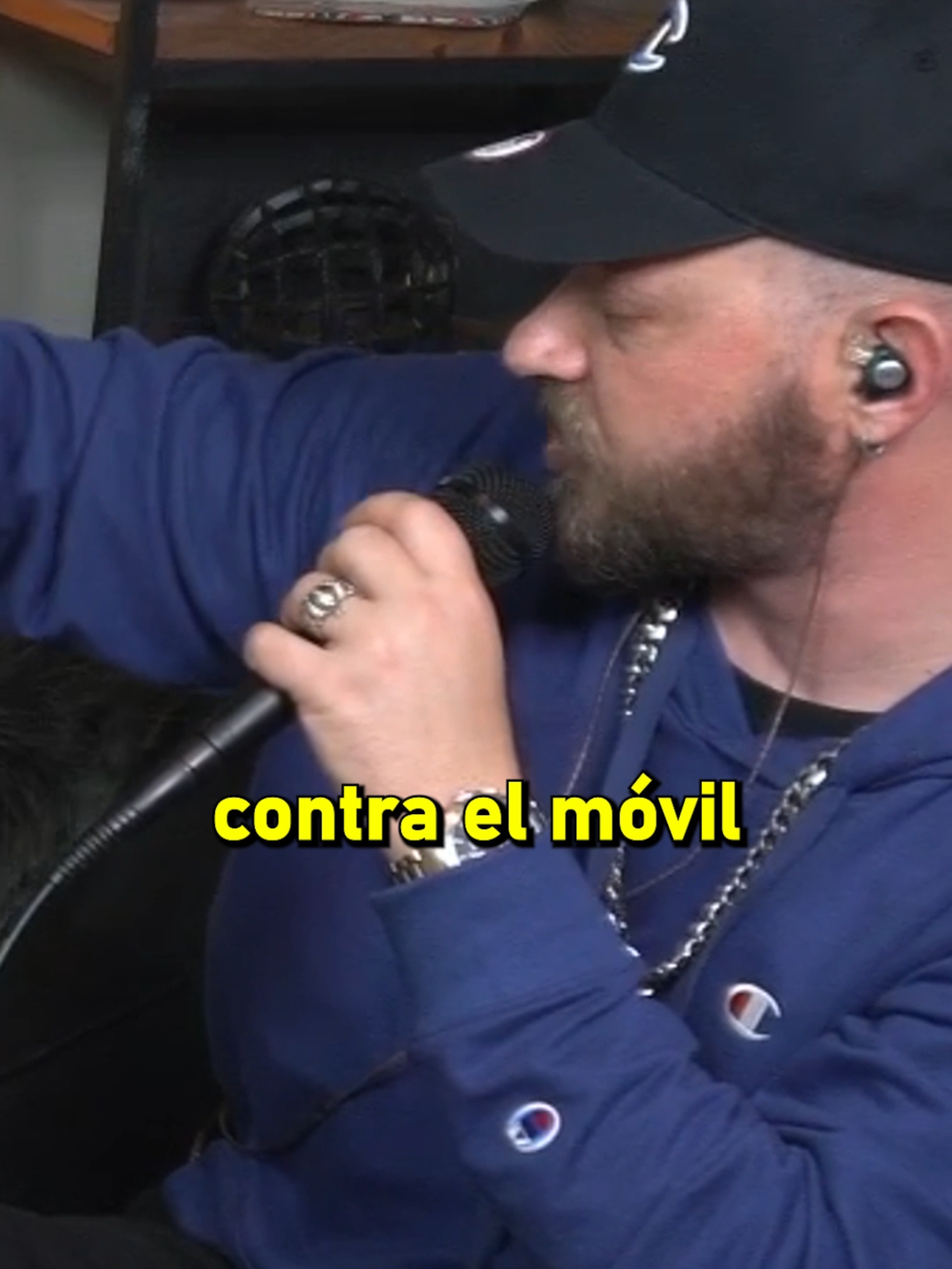 DTOKE CUENTA COMO SE SALVÓ DE IR PRESO 👮🏼🚔 Mira el video completo en nuestro canal de YouTube @DtokeFree - #Dtoke #BarbaRoja #KickClips #policia #rap #rapear #tour