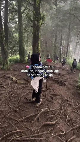 ~jgn jatuh lg #fyp #foryou #foryoupage #berandafyp #fypシ゚ #berandatiktok #fypp #xyzabc 