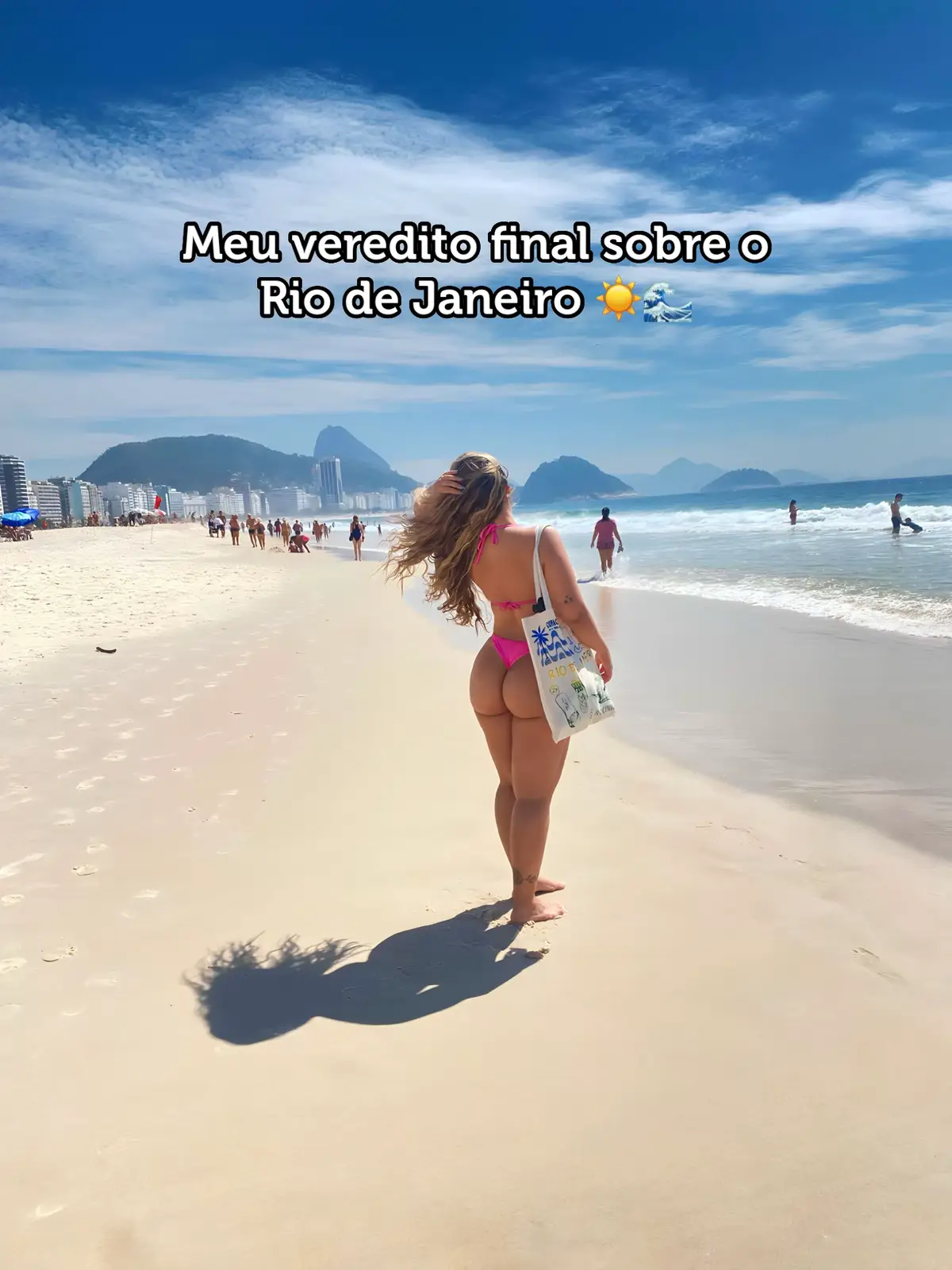 Spoiler: o Rio é perigoso sim — de você querer ir e não voltar mais. 🇧🇷🥥🐚⛱️✨ #fyp #foryou #foryoupage #trend #viral #riodejaneiro #rj #travelvibes #travelgirls #viajandosozinha #viagem #joatinga #ipanema #copacabana #turismo 