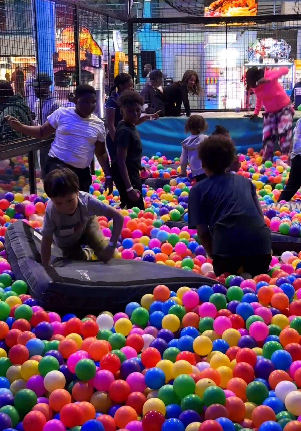 Looking for Things to do in NYC this weekend? Area 53 is fun for all ages! Bring your whole family and have unforgettable weekend 🤸 📍 616 Scholes st,  Brooklyn NY. . #nycthingstodo #FamilyFun #area53 