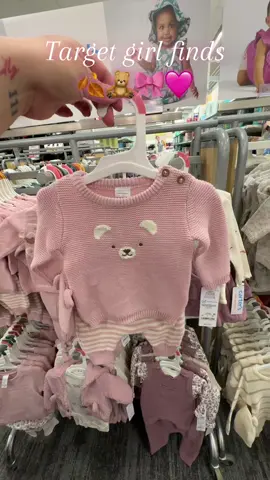 Fall mommies run to target so many cute fall fits for baby girls 🩷🍂 #targetrun #targetfall #girlmom #babygirl #2025finds #targethaul #targetmom #fallbabyclothes #fallbaby #prettypinks #fypシ #fyp #fyppppppppppppppppppppppp #momtok 