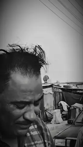 والله حيرة تضحك مدري تبجي 