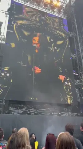 One more video, these are the little bits of the night that I videoed. I wanted to be in the moment. You can hear my voice crack as I start to cry during mama I’m coming home. Again I’m so so grateful to have been there  #ripozzy #ripozzyosborne #ozzyosbourne #backtothebeginning #osbourne 
