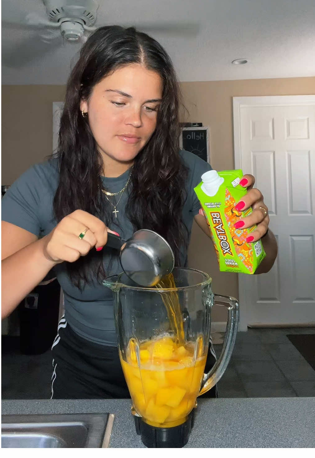 slushy drinks >>> @BeatBox Beverages🧃 @Dole Packaged Foods #beatbox #dolesunshine #mangochunks #summerdrinks 