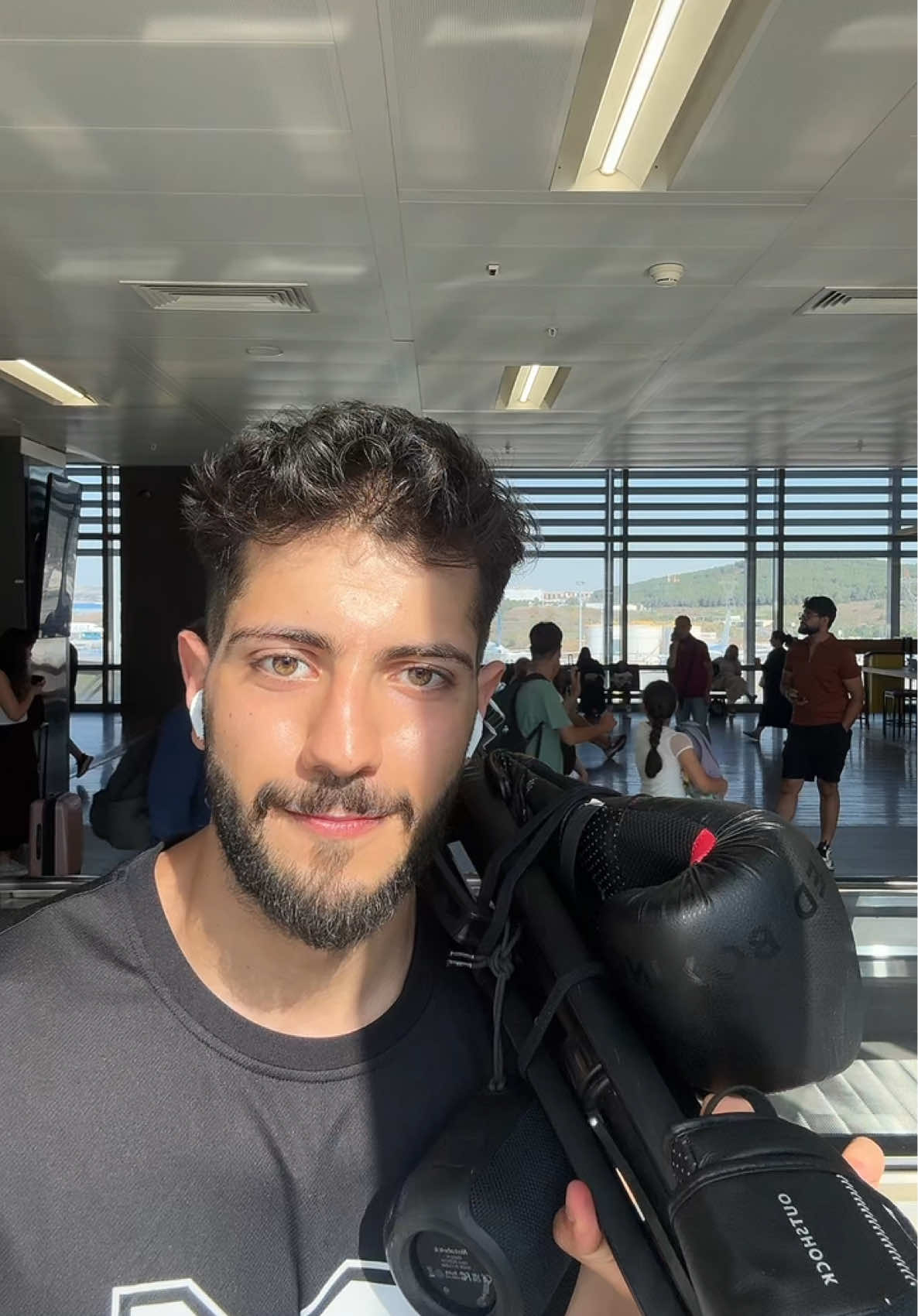 إحساسي وأنا راجع لحضن الوطن 🇱🇧🔥 #ArabTikTok #خالد_حمصي 