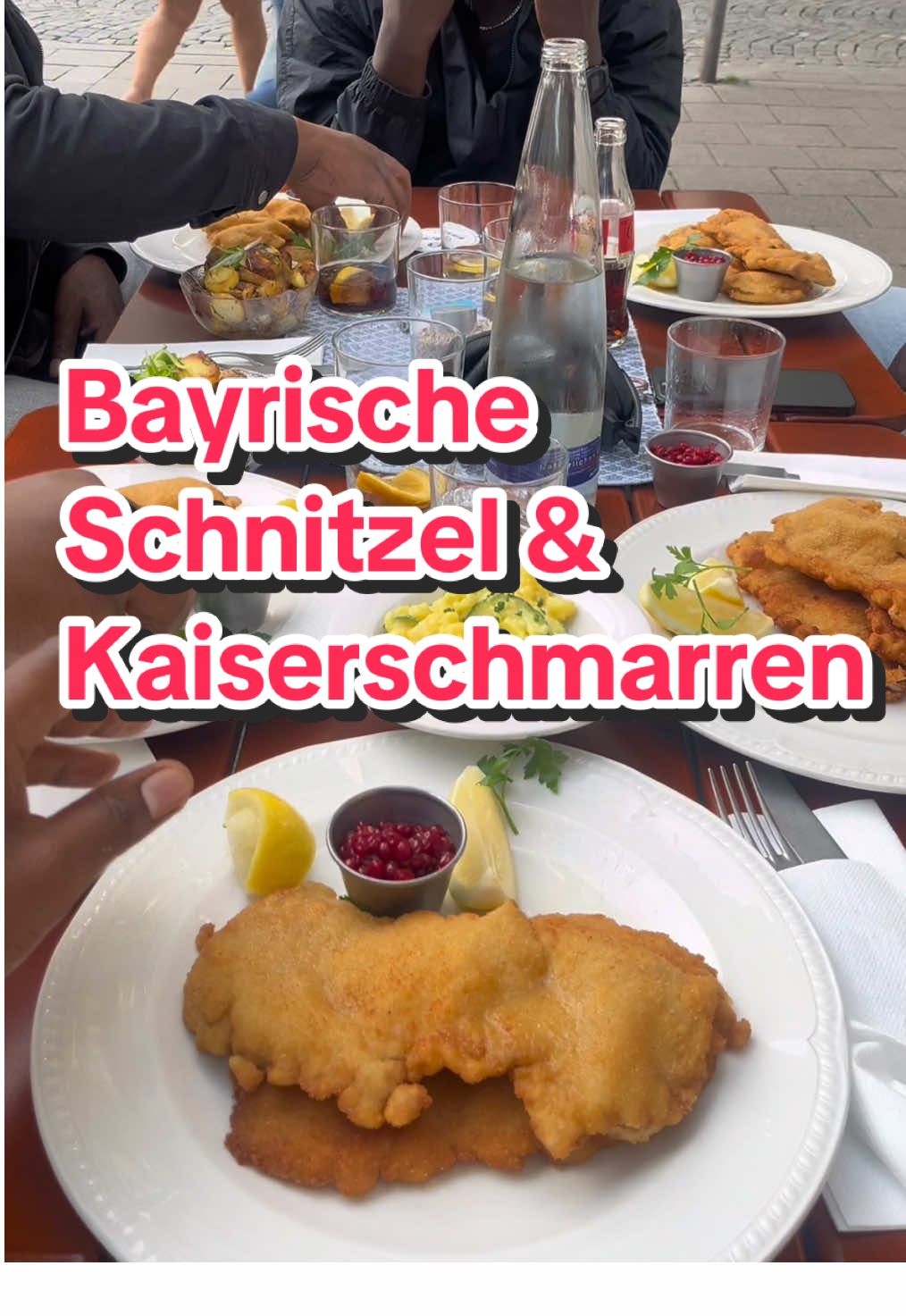 Bayrische Schmankerl Bayrische kost schmeckt dumm  Schnitzel kaiserschmarn käsespetzle lecker schmecker  @Noor💕 @abdelanikissa @Mronlyfans   #kaiserschmarrn #schnitzel #käsespetzle #leckeressen #münchen #eating #essen  #thingstodo #friends #couplegoals 