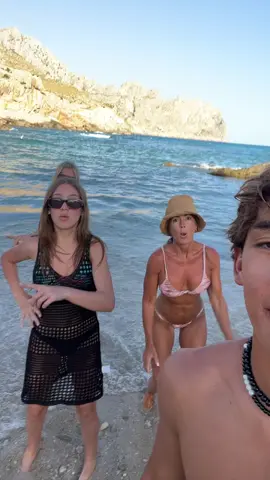 #rockyourbody #familytime #beachvibes #foryou 