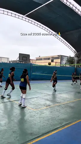 🏐✨ Un 2025 lleno de voley, alegría y pasión por crecer. ¡Vamos con todo, chicas! #DeportivoMiguelGrau #Voley2025 #VoleyGirls #NuevoAñoNuevoReto #fyp #volleyball 