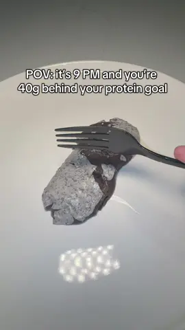 Always saves the day when I need to hit my macros and the best part about it it taste like a dessert #fyp #proteingoal #proteinbar #proteinhack #tiktokmademebuyit #builtpuffbars 