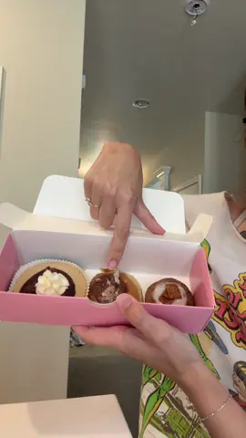 I lied I think the cheesecake is my number 1 😩 #crumblreview #crumblcookie #fyp #foryou 